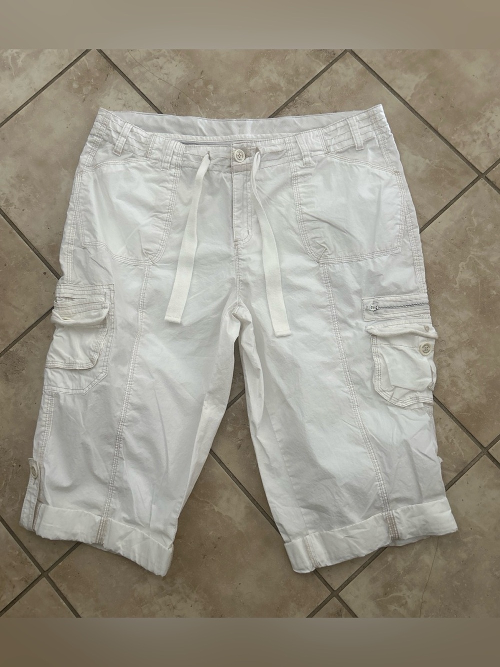 Calvin Klein Women’s White Cargo Capri Pants Sz XL